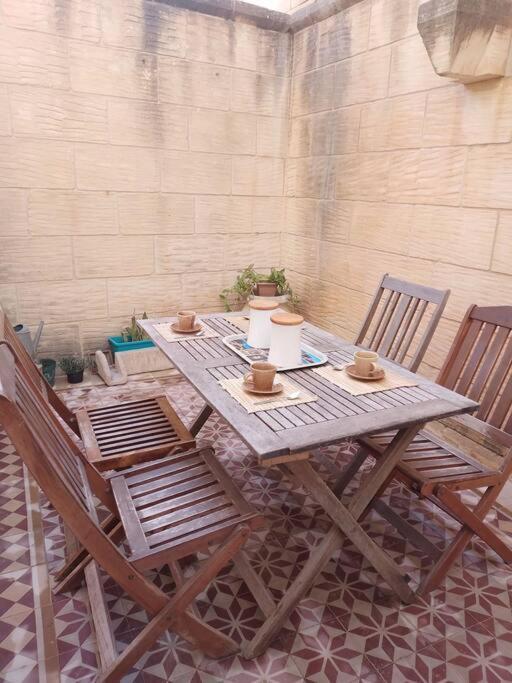Geligiz Farmhouse Għajnsielem Exteriör bild